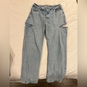 Abercrombie & Fitch- Curve Love High Rise Dad Jean SIZE 33/16 Long